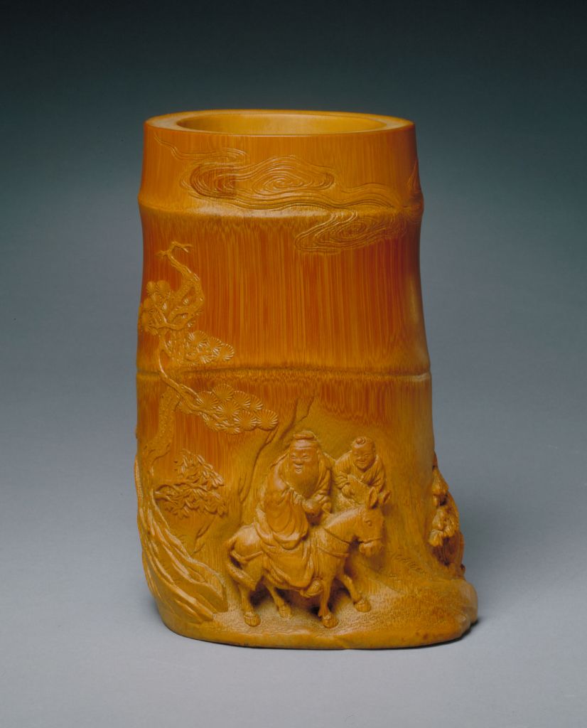 竹节式刻松树人物笔筒局部